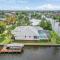 Canal, Pool, Great Canal Views, Bicycles, Sleeps 7 - Edgewater Oasis - كيب كورال