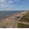 Tiny beachhouse - free parking