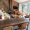 Cybils Retreat - Renovated 2 bedroom house with enclosed garden