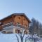 Montebello Cozy, classic Swiss chalet with stunning views - Ла-Тзума