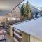 Nev 404 Centrally located 6 pax apartment and garage