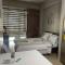 Henry's Newport Condotel - Manila