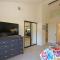 V3833 - End Drive - Meredith Lodging - Palm Desert
