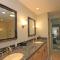 VB851 - Blue Bird - Meredith Lodging - Palm Desert