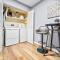 Spacious 2 Bedroom Townhome by StayLage