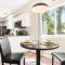 Spacious 1BR [End Unit] in the Heart of Roseville - روزفيل