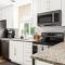 New! Comfy 1BR Upper Flat near Downtown Roseville