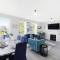 LiveStay - London Chiswick Apartments with Free Parking - London