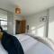 C1, Luxury 2 bedroom flat in Wembley - Londýn