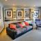 Finest Retreats - Kings Wharf - Luxury Riverside Home