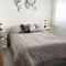 Rosales.RM - Depto completo 2 ambientes con patio.