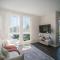 KING BED Modern 2 Bed 2 Bath Pool & Hot Tub