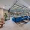 KING BED Modern 2 Bed 2 Bath Pool & Hot Tub