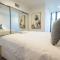 Sky High on Grote - An Elevated Inner-City Stay