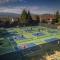 Dos Pinos Spacious Lakefront Cabin with Game Room - غروفلاند