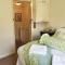 Traditional 2 bedroom Cottage