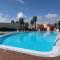 Bedroom with shared bathroom and swimming pool - Corralejo