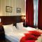 Corner Hotel & Kávéház