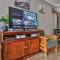 CASTLE COTTAGE Self catering fully equipped homely 120sqm double story king bed cottage in a lush green neighborhood