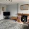 Newton Hall farm cottage with amazing views & hot tub - Preston