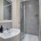 Homesly Guest Rooms, Comfortable En-suite Guest Rooms with Free Parking and Self Check-in