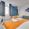 Homesly Guest Rooms, Comfortable En-suite Guest Rooms with Free Parking and Self Check-in
