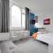 Homesly Guest Rooms, Comfortable En-suite Guest Rooms with Free Parking and Self Check-in