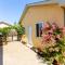 Spacious Renovated Petaluma Home- Pool Table, Fire Pit, Parking - Petaluma