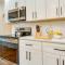 Country Home Near EIU and Lake Charleston!