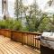 Sequoia Retreat- Spacious Cabin, Hot tub, & Sundeck - Ponderosa