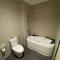 Puchong New Private Pool & Jacuzzi up to 30 Pax - 普崇