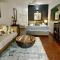 Hideaway Noosa Men Only Beach Resort - بيرجيان بيتش