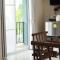 บ้านชมเขา - Baan Chom Khao