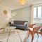 2en1 9 Personnes Max Stationnement proche & gratuit Wifi