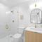 M Lake Worth Beach - Modern Villas Near West Palm Beach, Chic Retro Vibes, King Bed, Cozy Backyard, BBQ, Workspace, High-Speed Internet, Free Parking, 5 Minutes to Downtown & Beach