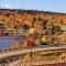 roomy CHALET in Lake harmony - 3 mins WALKING distance to LAKE, BB, JACK FROST Ski mts with LINENS, TOWELS, FIREPIT, HOTTUB, GAMES, GRILL - Lake Harmony