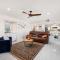 Sun&Star Studded Central Luxury with Hottub, Pool, Views