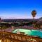 Sun&Star Studded Central Luxury with Hottub, Pool, Views