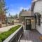 Delightful 3-bedroom cabin with hot tub