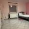 Large Room in Schuttrange Free Parking 10mins to Airport Excellent Customer Services - لوكسمبورغ