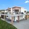 Hillside Haven House & Unit - Raglan
