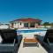 4* Villa First Hill with heated pool, Zaton
