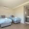 Refined 3 Bedroom Apartment Princes Grant - Blythedale