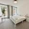 Fountain Apartment No 3 with Free Parking