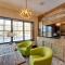 The Fox House Luxe Lincoln Home with Hot Tub - 林肯