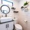 The Honeycomb-Tiny Container Home 12 Min. to Magnolia/Baylor - Bellmead
