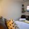 Stylish centrally-located studio with parking