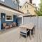 Walk to Walnut St Shadyside House with Deck