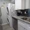 Paradise* King Bed, Cozy Quiet Condo, Golf Pool Lake, Ideal for Longer Stays!