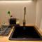 Stylish centrally-located studio with parking - Croydon